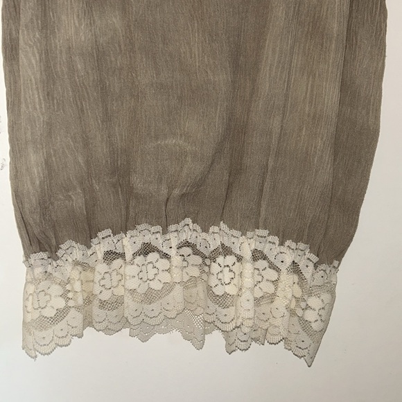 On the Rocks Blouse - Picture 7 of 11